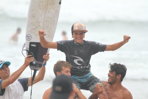 Eduardo Motta , Rip Curl Guarujaense 2015, Pitangueiras, Guarujá (SP). Foto: Silvia Winik.