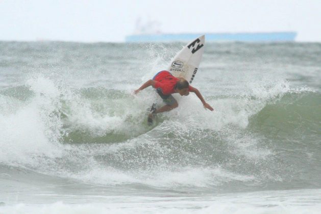 Eduardo Motta , Rip Curl Guarujaense 2015, Pitangueiras, Guarujá (SP). Foto: Silvia Winik.