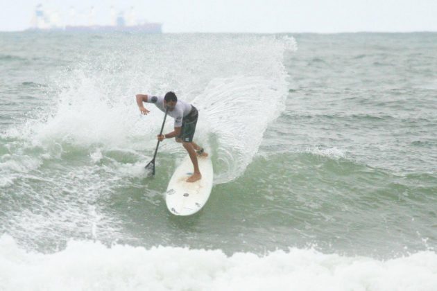 Eric Miyakawa , Rip Curl Guarujaense 2015, Pitangueiras, Guarujá (SP). Foto: Silvia Winik.