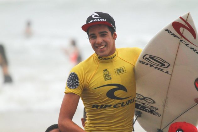 Gabriel André , Rip Curl Guarujaense 2015, Pitangueiras, Guarujá (SP). Foto: Silvia Winik.