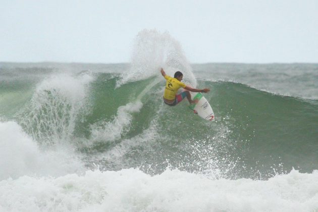 Gabriel André , Rip Curl Guarujaense 2015, Pitangueiras, Guarujá (SP). Foto: Silvia Winik.