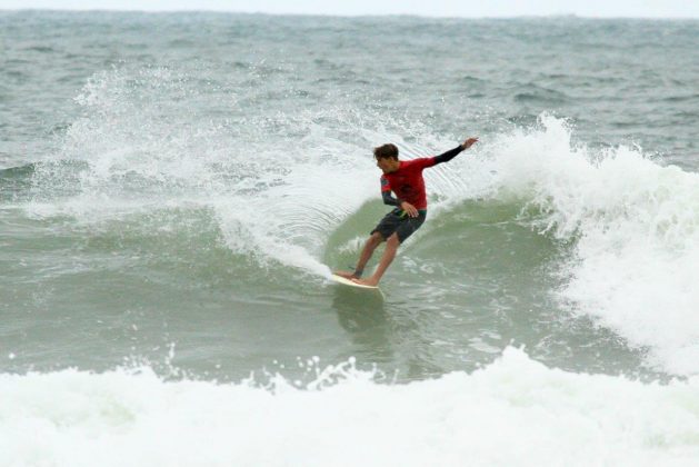 Giovani Pontes , Rip Curl Guarujaense 2015, Pitangueiras, Guarujá (SP). Foto: Silvia Winik.