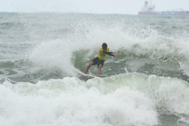 Giovani Pontes , Rip Curl Guarujaense 2015, Pitangueiras, Guarujá (SP). Foto: Silvia Winik.