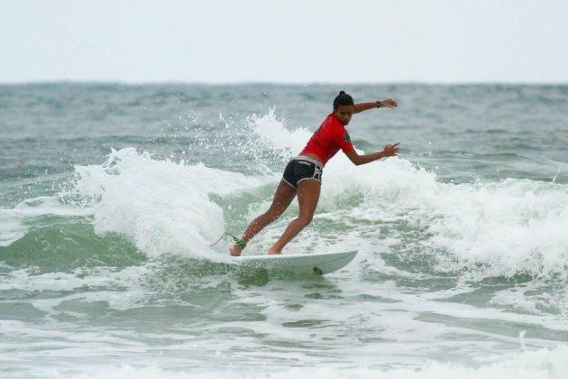 Julia Santos , Rip Curl Guarujaense 2015, Pitangueiras, Guarujá (SP). Foto: Silvia Winik.