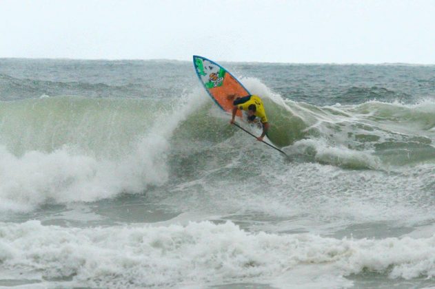 Leco Salazar , Rip Curl Guarujaense 2015, Pitangueiras, Guarujá (SP). Foto: Silvia Winik.