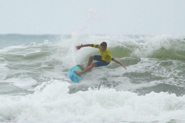 Luan Hanada , Rip Curl Guarujaense 2015, Pitangueiras, Guarujá (SP). Foto: Silvia Winik.