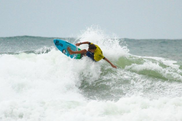 Luan Hanada , Rip Curl Guarujaense 2015, Pitangueiras, Guarujá (SP). Foto: Silvia Winik.