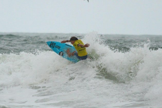 Luan Hanada , Rip Curl Guarujaense 2015, Pitangueiras, Guarujá (SP). Foto: Silvia Winik.