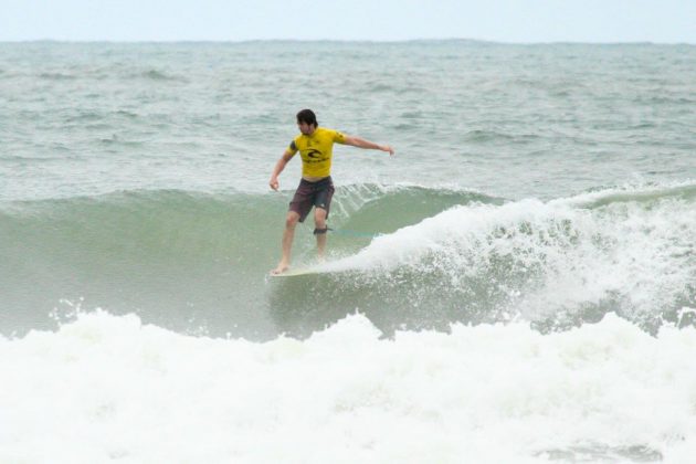 Marcelo Carbone , Rip Curl Guarujaense 2015, Pitangueiras, Guarujá (SP). Foto: Silvia Winik.