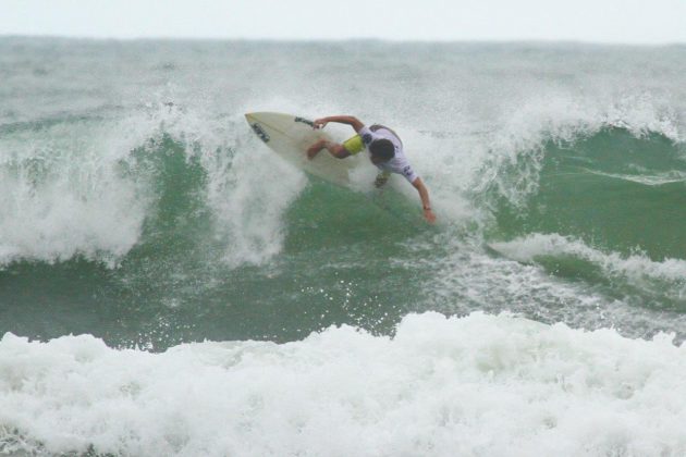 Mateus Mariano , Rip Curl Guarujaense 2015, Pitangueiras, Guarujá (SP). Foto: Silvia Winik.