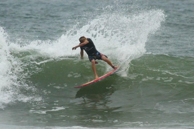 Nathan Kawani , Rip Curl Guarujaense 2015, Pitangueiras, Guarujá (SP). Foto: Silvia Winik.