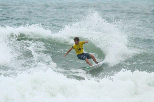 Vitor Mendes , Rip Curl Guarujaense 2015, Pitangueiras, Guarujá (SP). Foto: Silvia Winik.