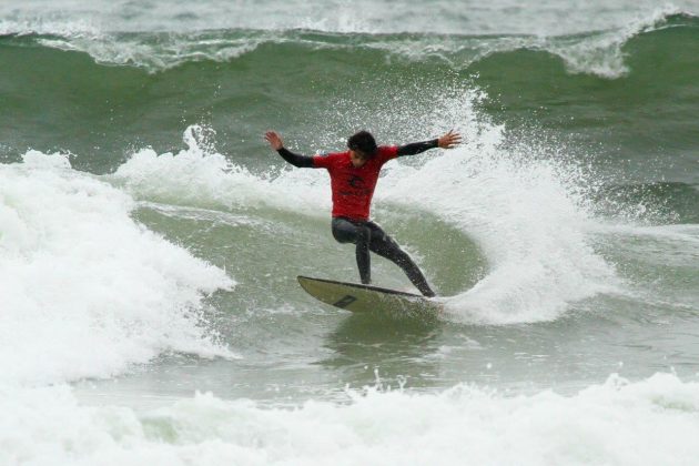 Wesley Moraes , Rip Curl Guarujaense 2015, Pitangueiras, Guarujá (SP). Foto: Silvia Winik.