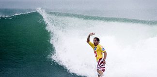 Irons dá troco em Slater