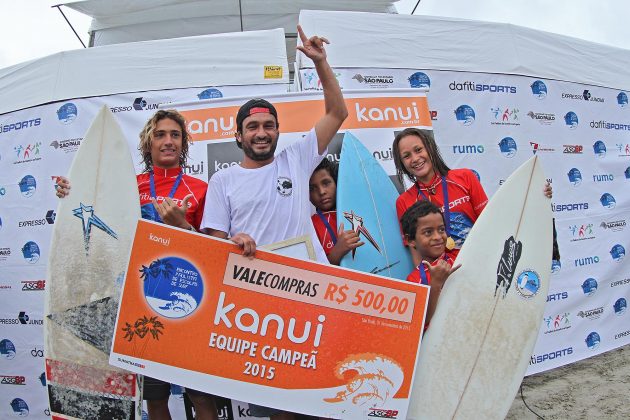 Pódio  Encontro Paulista entre Escolas de Surf. Foto: Adriana Berlinck.