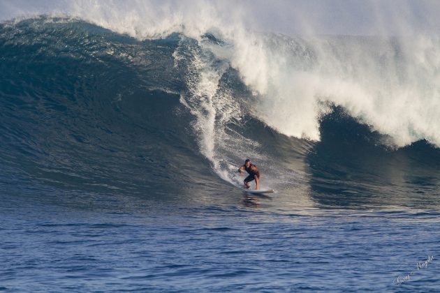 Bruno Silva Waimea Bay, Hawaii. Foto: Gary Miyata.