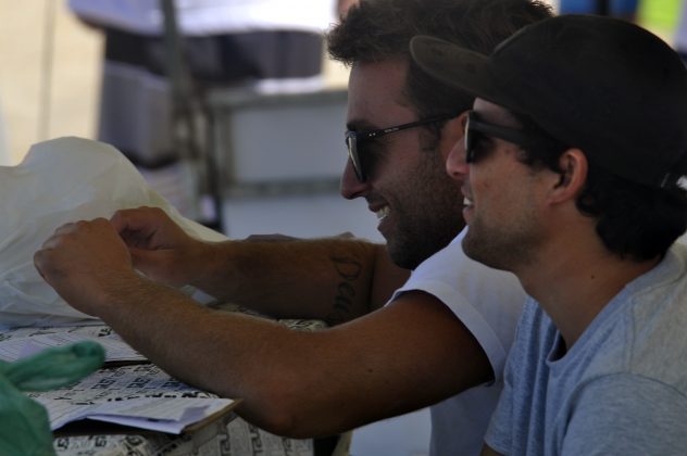 Gordo e Igor Gouveia Test Ride Rusty Surfboards, praia do Rosa, Santa Catarina. Foto: Caio Guedes.