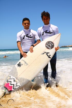 Dupla Sumatra Paraná Test Ride Rusty Surfboards, praia do Rosa, Santa Catarina. Foto: Cristiano Rigo Dalcin.