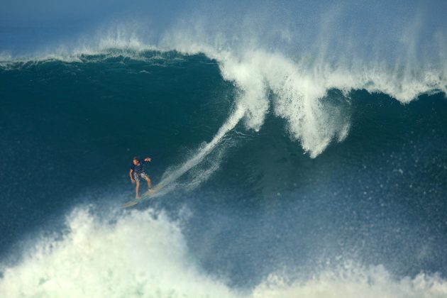 Waimea Bay, Hawaii Jarvis José Gaidzinski . Foto: Terry Reis.