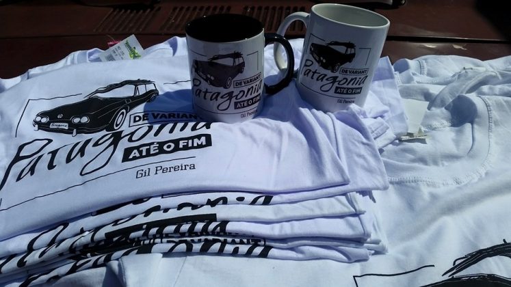 Camisetas e canecas para auxiliar no financimanto da trip, . Foto: Arquivo pessoal.