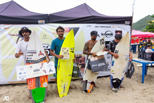 Circuito Itajaí Open de Surf 2016, praia da Atalaia. Foto:  Raoni Silva.