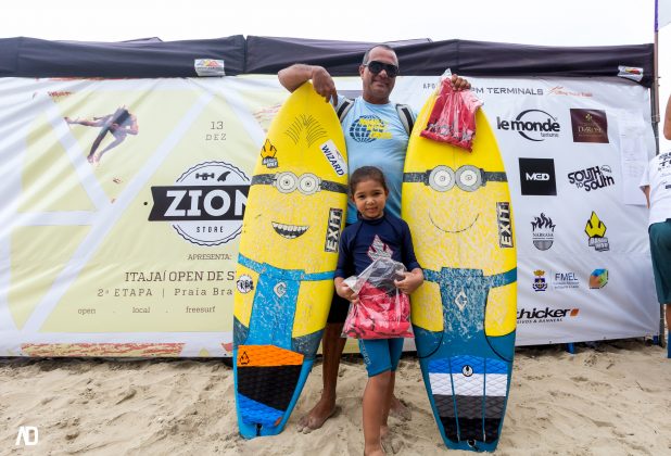 Circuito Itajaí Open de Surf 2016, praia da Atalaia. Foto:  Raoni Silva.