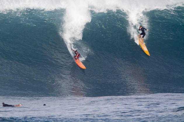 Photo Gary Myata, , Swell El Niño, Waimea Bay. Foto: Gary Miyata.