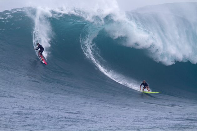 Nathan Florence e John John Florence, Photo Gary Miyata, , Swell El Niño, Waimea Bay. Foto: Gary Miyata.