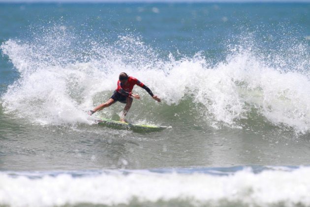 Eduardo Motta, Rip Curl Grom Search 2016, Praia da Ferrugem, Garopaba (SC). Foto: Basílio Ruy.