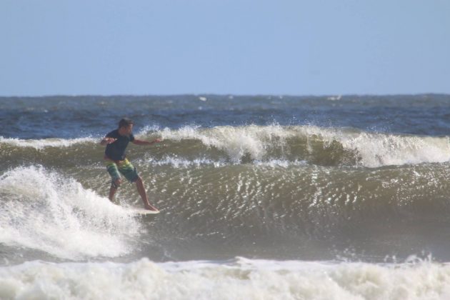 Marcos Silva, campeão long open. Festival ASEEL de Surf e Bodyboarding, Itararé, São Vicente. Foto: Miguel Soares.