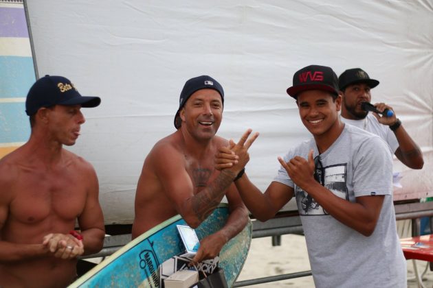 Pódio longboard. Festival ASEEL de Surf e Bodyboarding, Itararé, São Vicente. Foto: Miguel Soares.