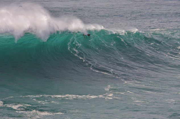 Kalani Lattanzi, Nazaré, Portugal.  Foto: Abel Precedes . Foto: Divulgação.