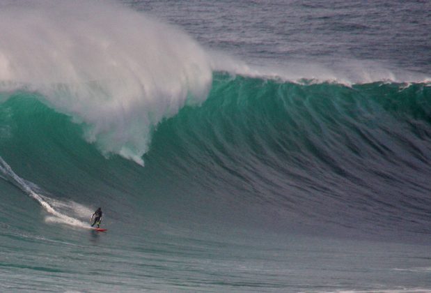 Thiago Jacaré, Nazaré, Portugal. Foto: Abel Precedes . Foto: Divulgação.