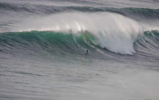 Thiago Jacaré, Nazaré, Portugal. Foto: Abel Precedes . Foto: Divulgação.