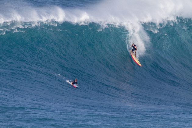 SNI, Waimea Bay, Havaí. Foto: Gary Miyata.