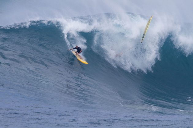 SNI, Waimea Bay, Havaí. Foto: Gary Miyata.