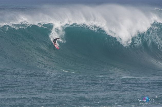 Ricardo Taveira, Waimea Bay, Havaí. Foto: Bruno Vicaria e Rodolpho Siqueira.