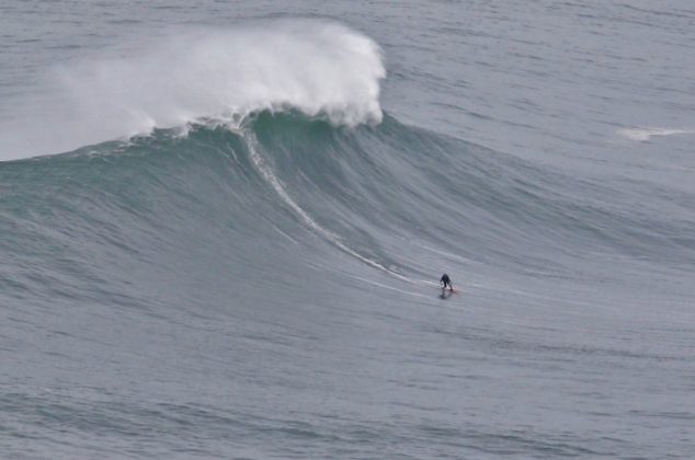 Thiago Jacare?. Canhão de Nazaré, Portugal. . Foto: Guilherme Delarue.