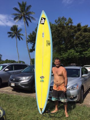 Fabio Gouveia e sua gun 10'2, Havaí. Foto: Arquivo pessoal Fábio Gouveia.