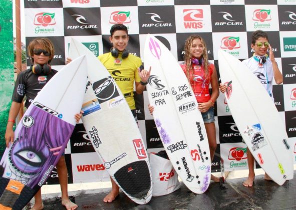 Campeões de cada categoria, Rip Curl Grom Search 2016, Praia de Itaúna, Saquarema (RJ). Foto: Basílio Ruy.