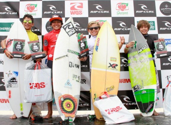 Pódio Grommet, Rip Curl Grom Search 2016, Praia de Itaúna, Saquarema (RJ). Foto: Basílio Ruy.