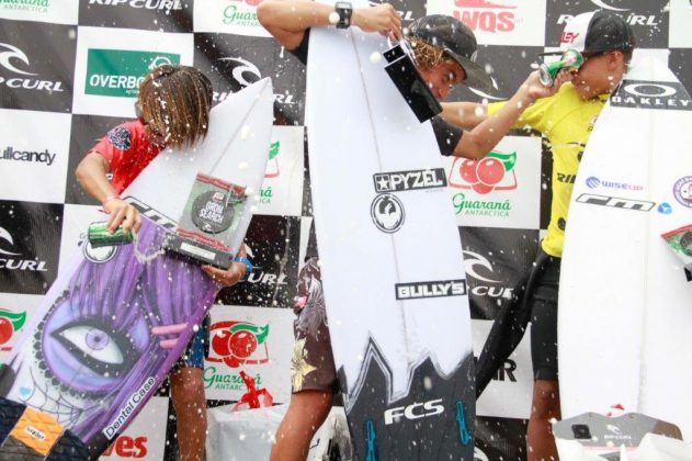 Pódio Iniciante, Rip Curl Grom Search 2016, Praia de Itaúna, Saquarema (RJ). Foto: Basílio Ruy.