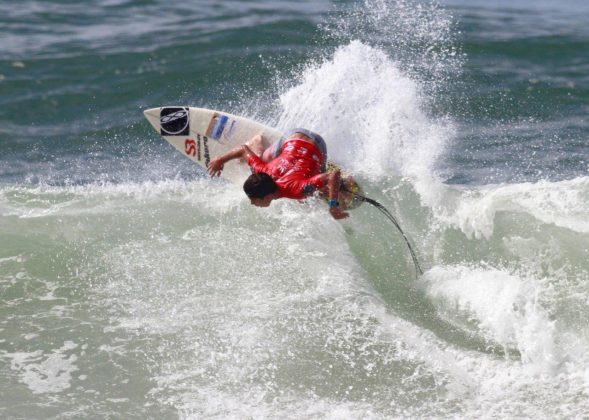 Leonardo Barcelos, Rip Curl Grom Search 206, praia de Maresias, São Sebastião (SP). Foto: Gerson Kaestner.