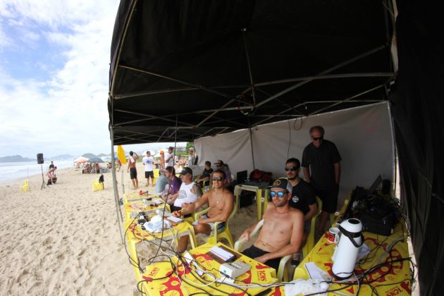 Quadro Técnico. Foto: Dojule. Morcego Open de Bodyboard, Praia Brava de Itajaí (SC). Foto: Miguel Soares.