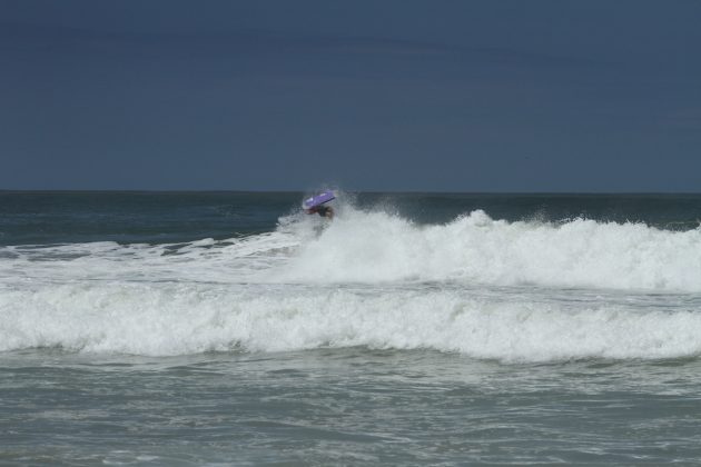 Eder Luciano. Foto: Dojule. Morcego Open de Bodyboard, Praia Brava de Itajaí (SC). Foto: Miguel Soares.