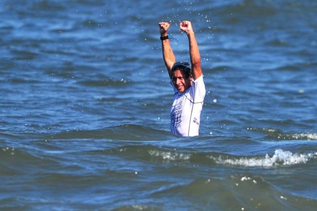 Alax Soares, Circuito Santos Surf 2016, Quebra-Mar. Foto: Ivan Storti /  FMA Notícias.