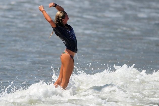 Louisie Frumento, Circuito Santos Surf 2016, Quebra-Mar. Foto: Ivan Storti /  FMA Notícias.