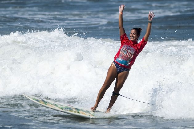 Chloé Calmon, Festival Santos de Longboard 2016, Quebra-Mar. Foto: Ivan Storti.