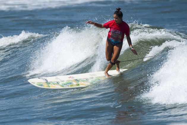 Chloé Calmon, Festival Santos de Longboard 2016, Quebra-Mar. Foto: Ivan Storti.