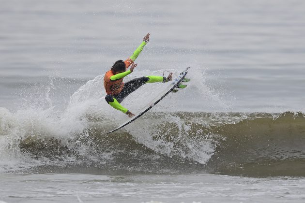 Lucas Vicente Circuito Surf Talentos Oceano, Balneário Camboriú (SC). Foto: Marcos Credie.